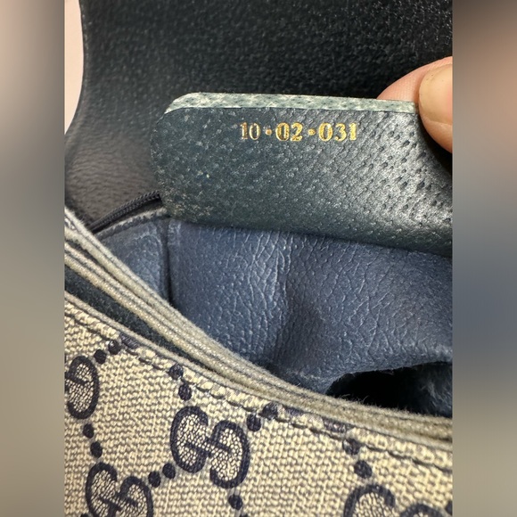 Gucci Vintage GG Supreme Smaller Flap Shoulder Bag - Picture 7 of 9